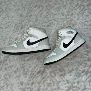 Jordan Grey Smoke’s size: 5. Worn 6 times.